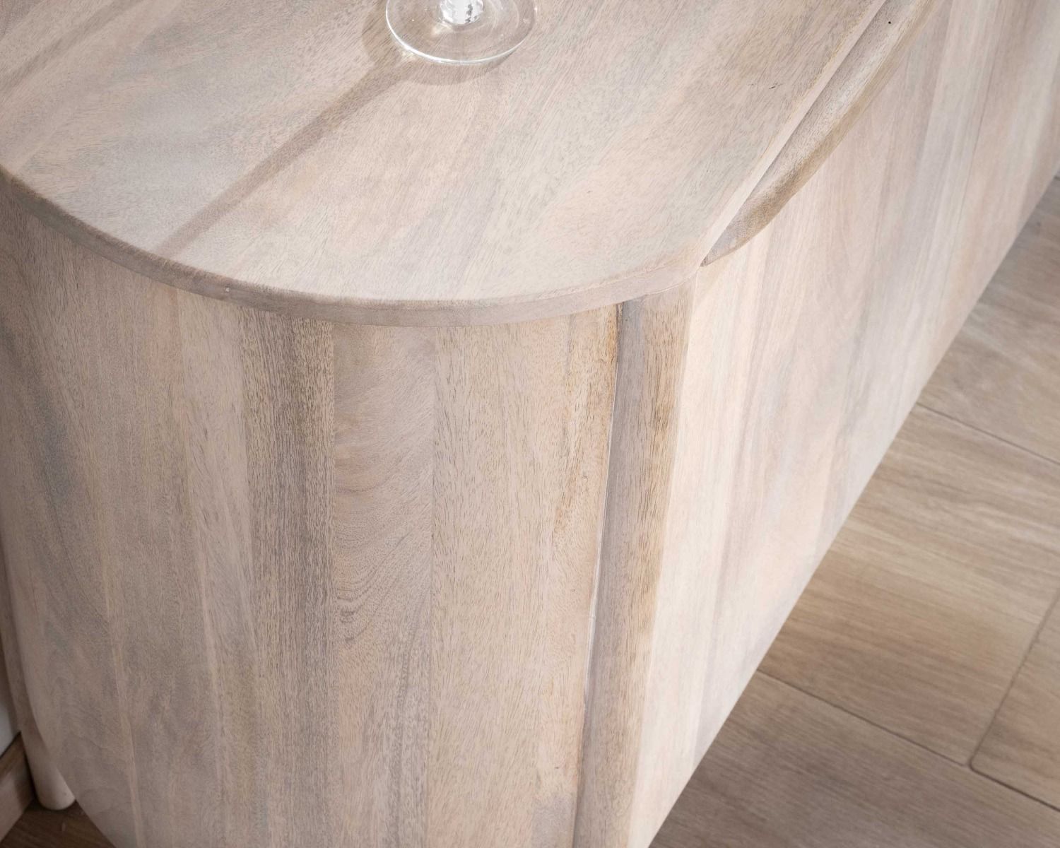 Credenza "Manon" a 3 ante 175 cm in mango massiccio con fianchi arrotondati