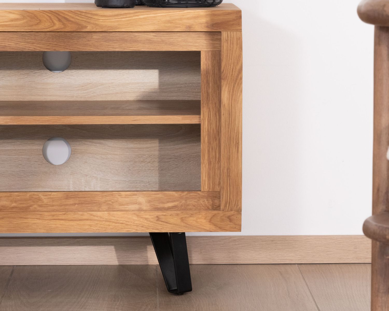 Porta TV in rovere oliato "Wave" da 117 cm con look zen contemporaneo