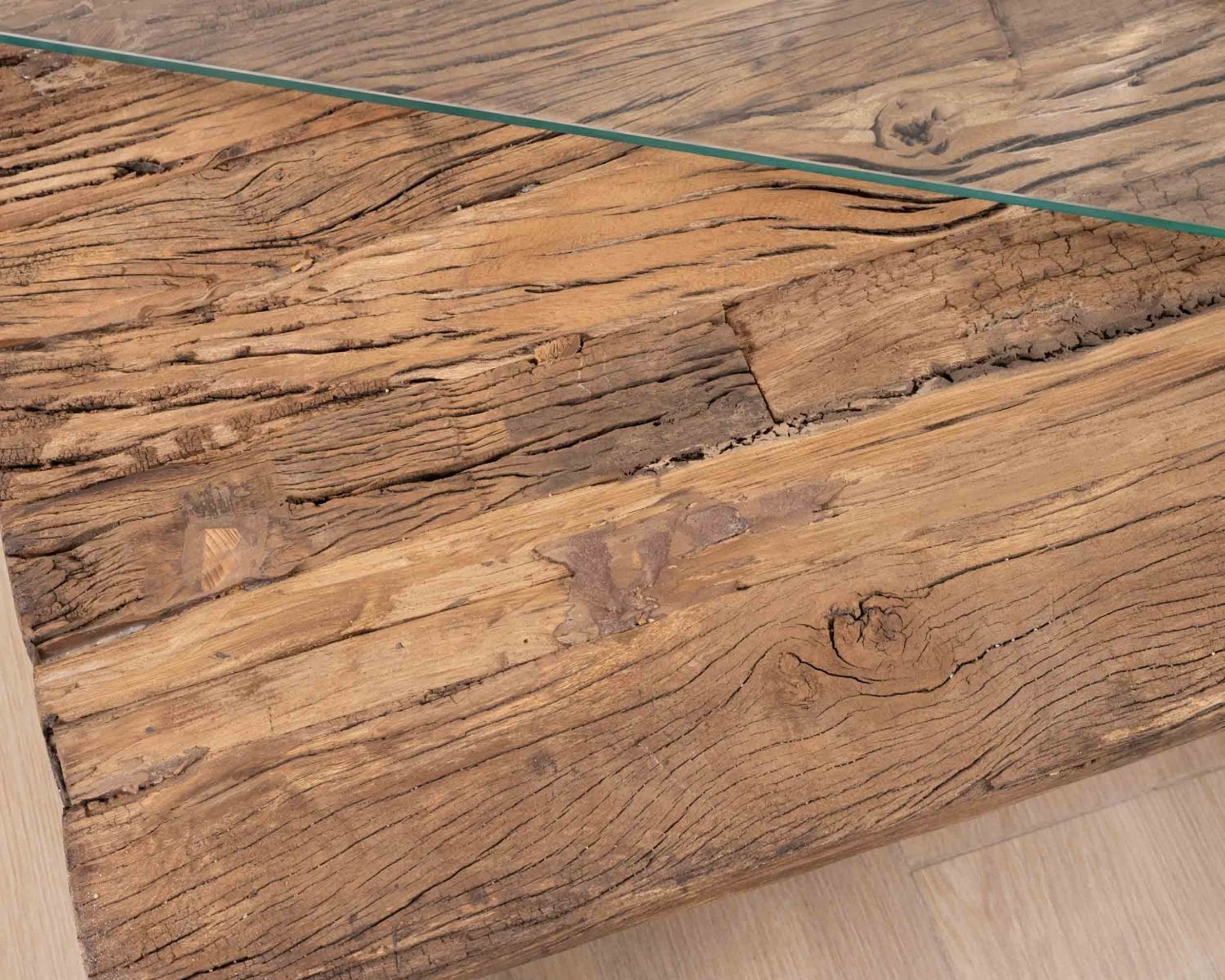 Tavolino rettangolare in legno rustico di recupero, piano in vetro e gambe in metallo lucido "Timber"