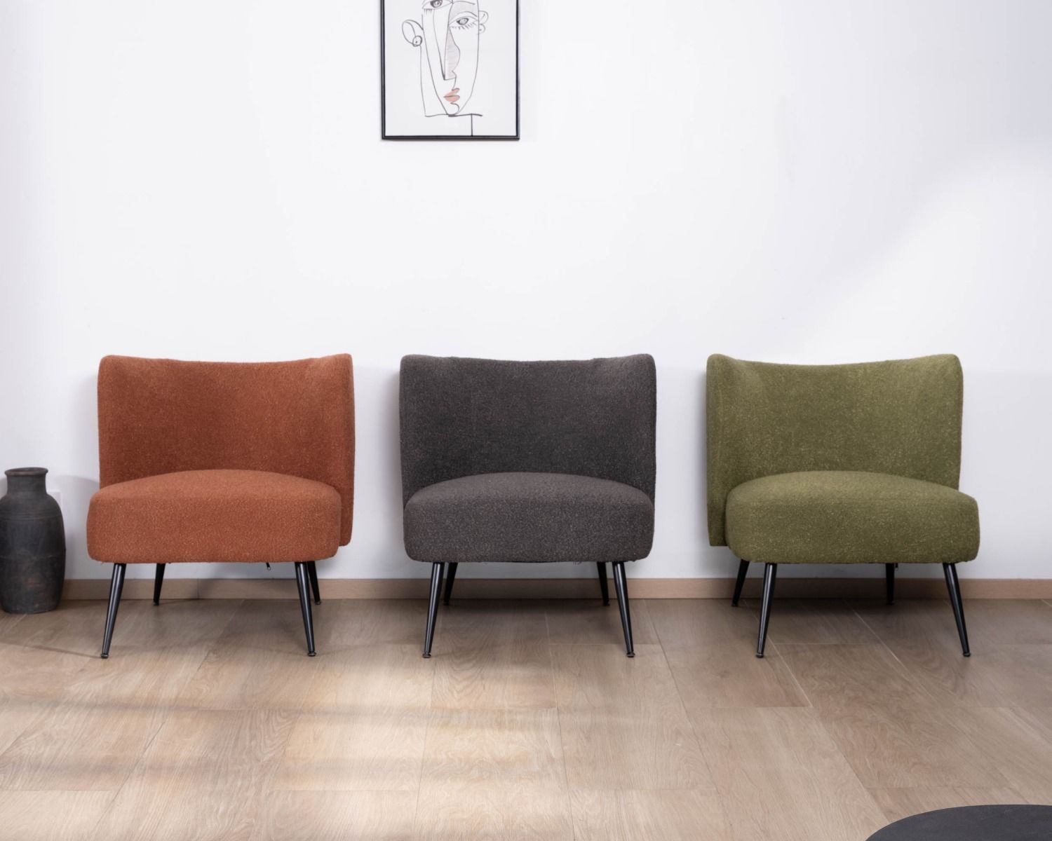 Poltrona Frog in tessuto grigio antracite e gambe in metallo "Ripple"