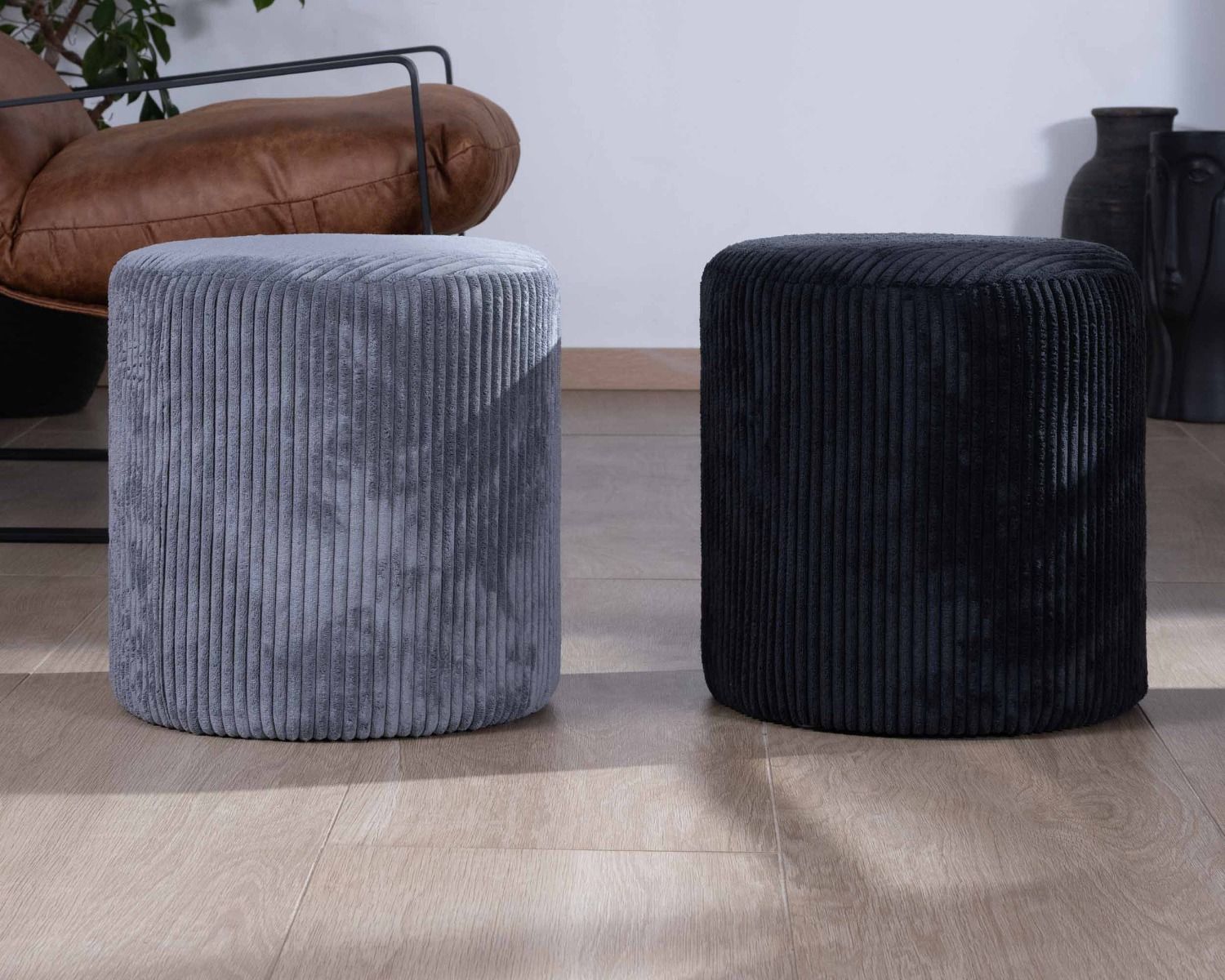 Set di 2 pouf rotondi in velluto a coste grigio "Snaw", diametro 35 cm