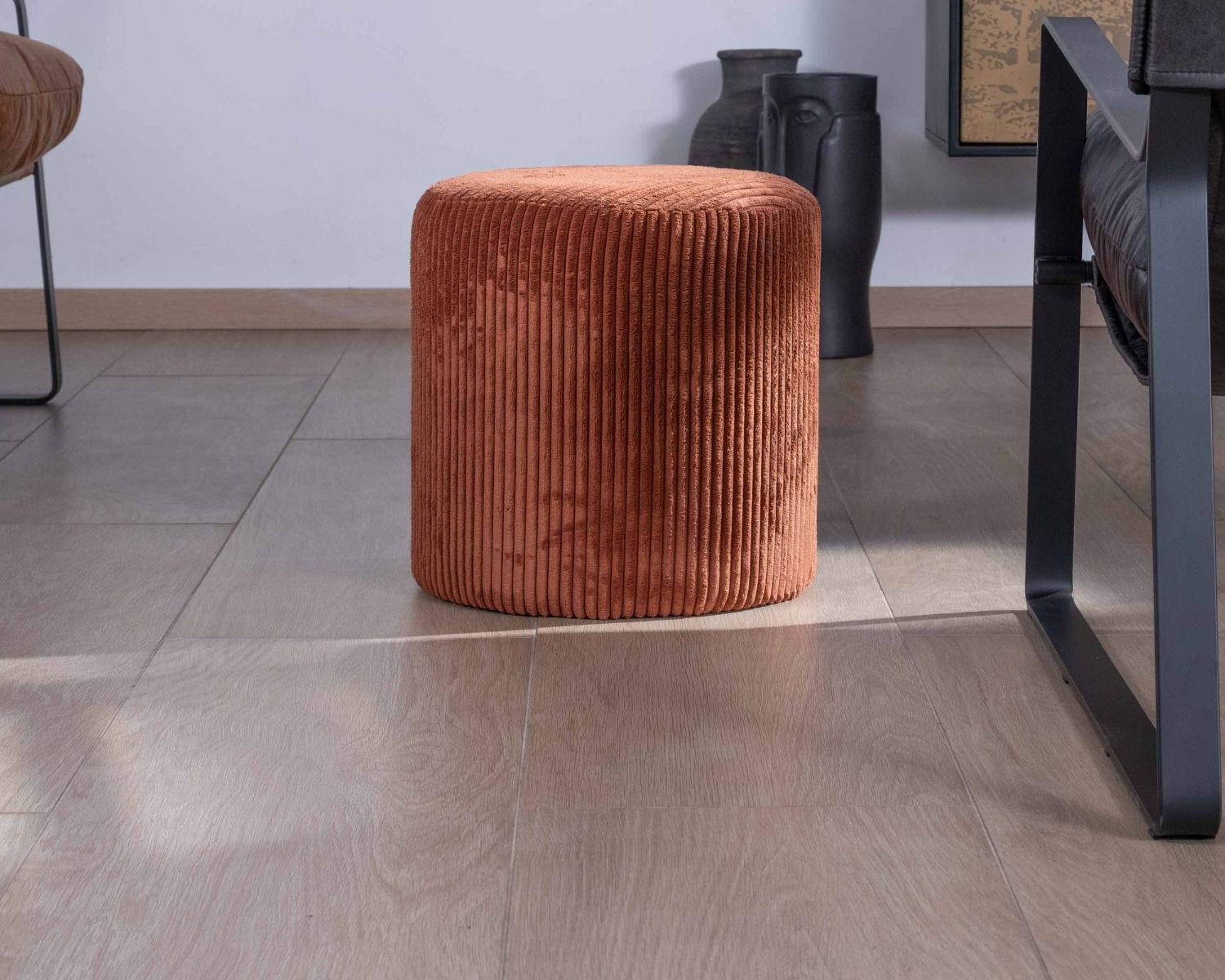 Set di 2 piccoli poggiapiedi in velluto a coste color ruggine "Snaw", diametro 35 cm