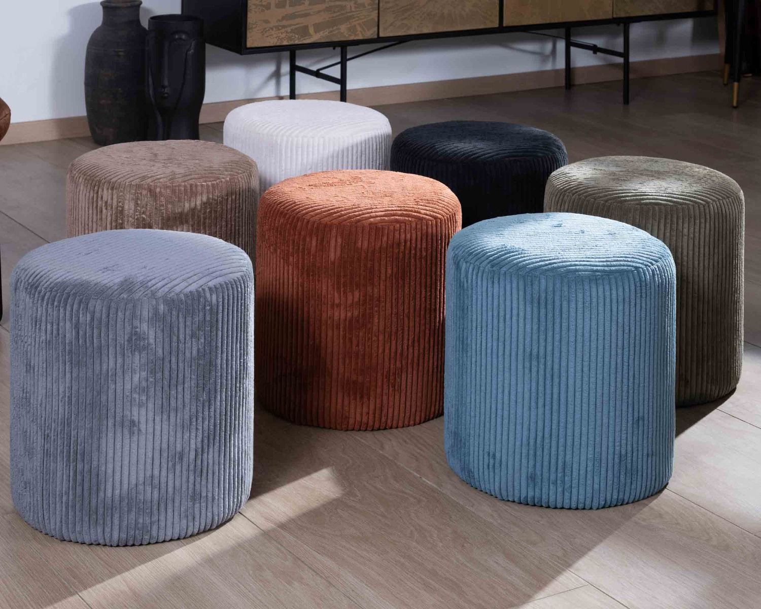 Set di 2 pouf "Snaw" in velluto a coste nero, diametro 35 cm