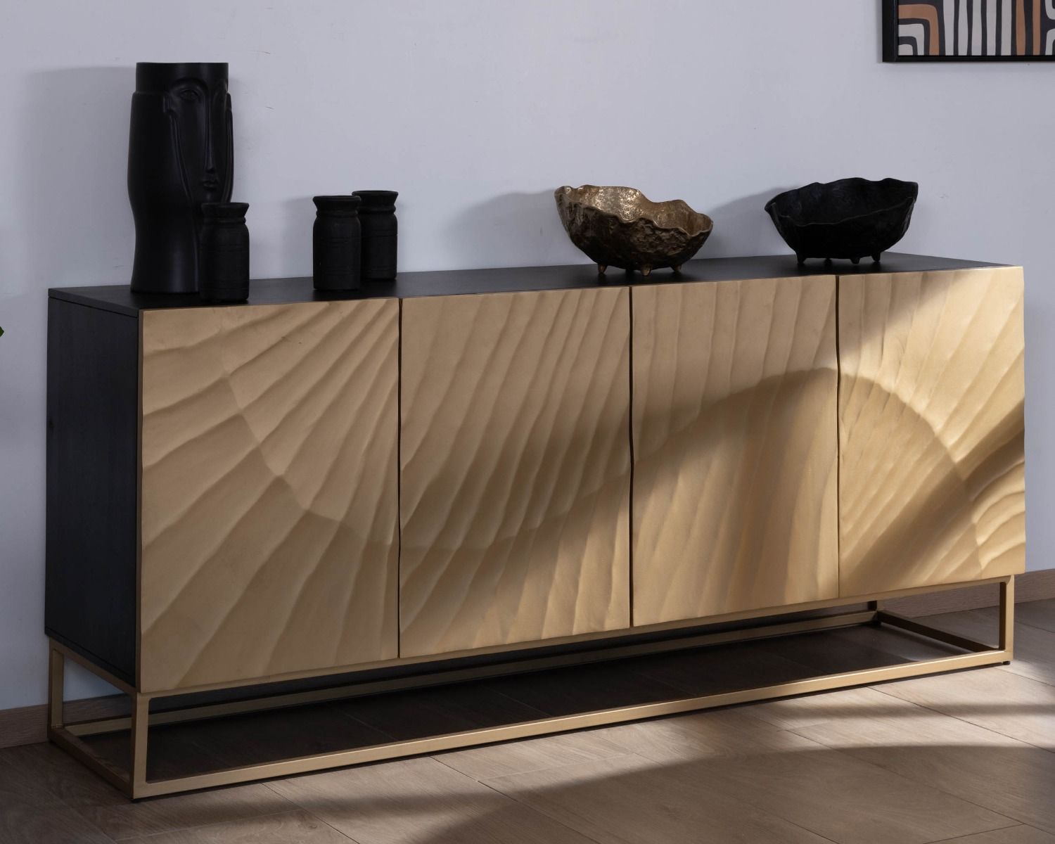 Credenza "Pop Vintage" a 4 ante, oro e nero, in metallo e legno massiccio