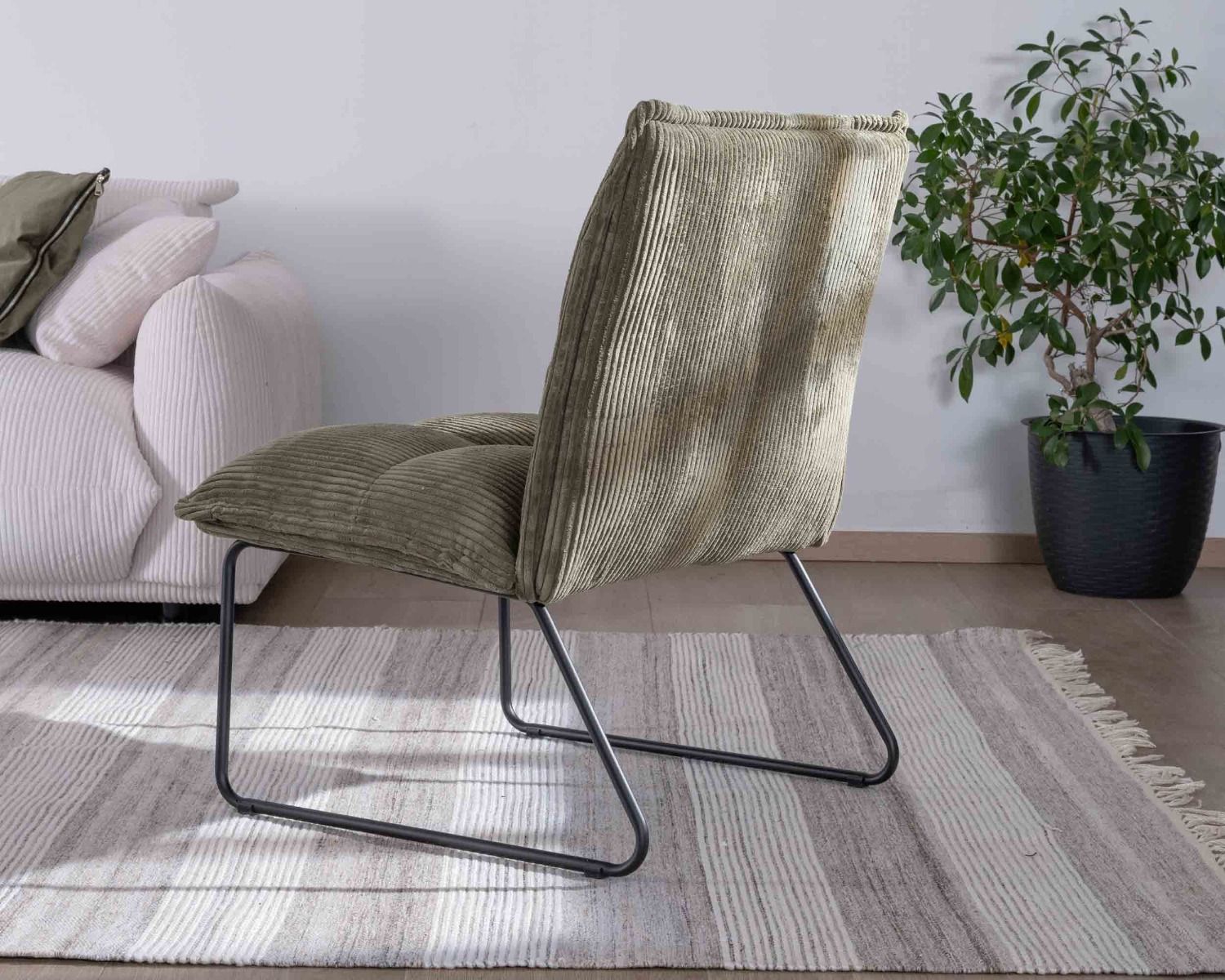 Set di 2 poltrone "Calvin" in velluto a coste color kaki senza braccioli