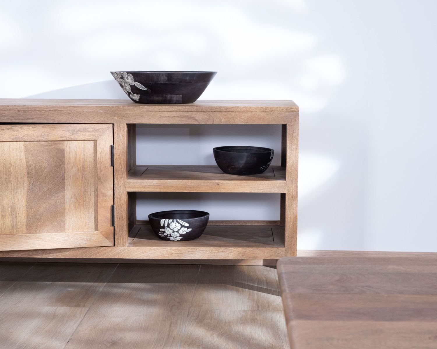 Porta TV in legno di mango "Maestro" da 160 cm con doppia anta