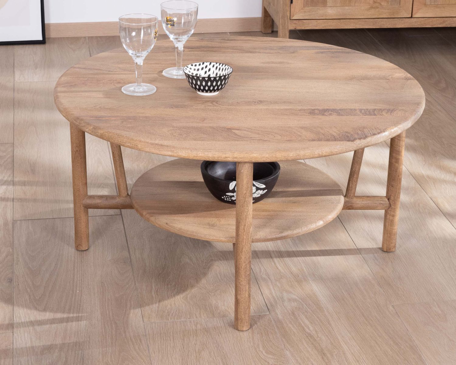 Tavolo da salotto rotondo "Plume" con doppio piano in legno di mango, diametro 90 cm