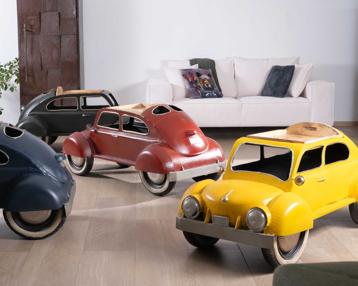 Tavolino giallo pazzo per auto d'epoca