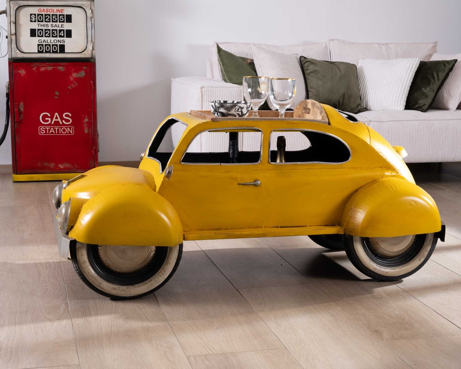 Tavolino giallo pazzo per auto d'epoca