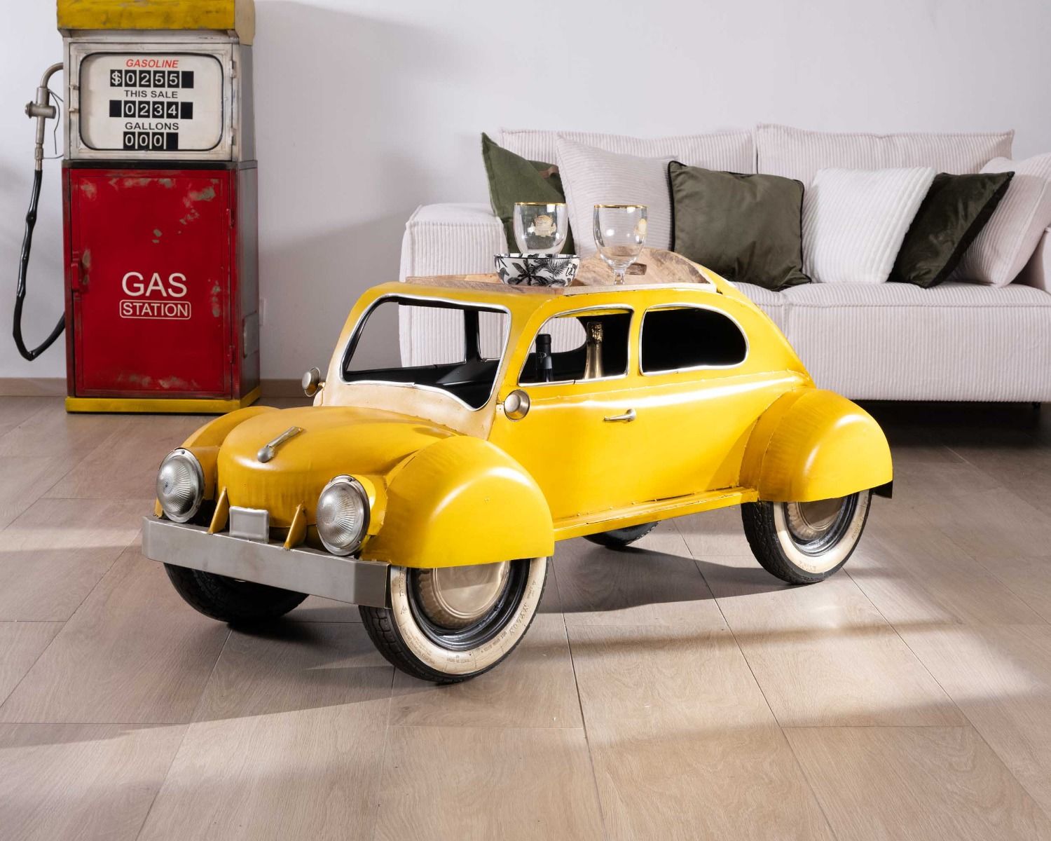 Tavolino giallo pazzo per auto d'epoca