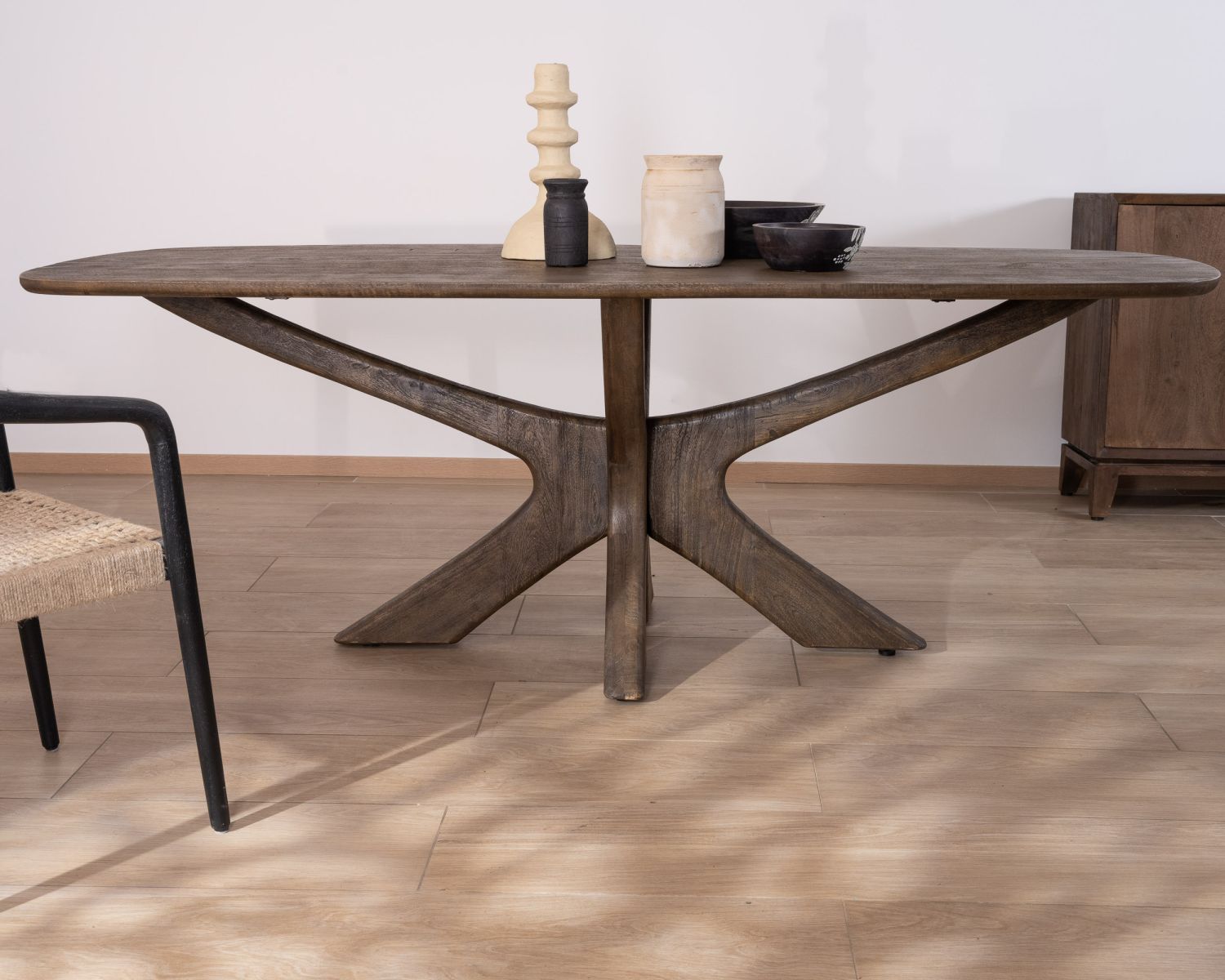Tavolo da pranzo in legno di mango "Flow" 220 cm con gambe effetto ramo d'albero