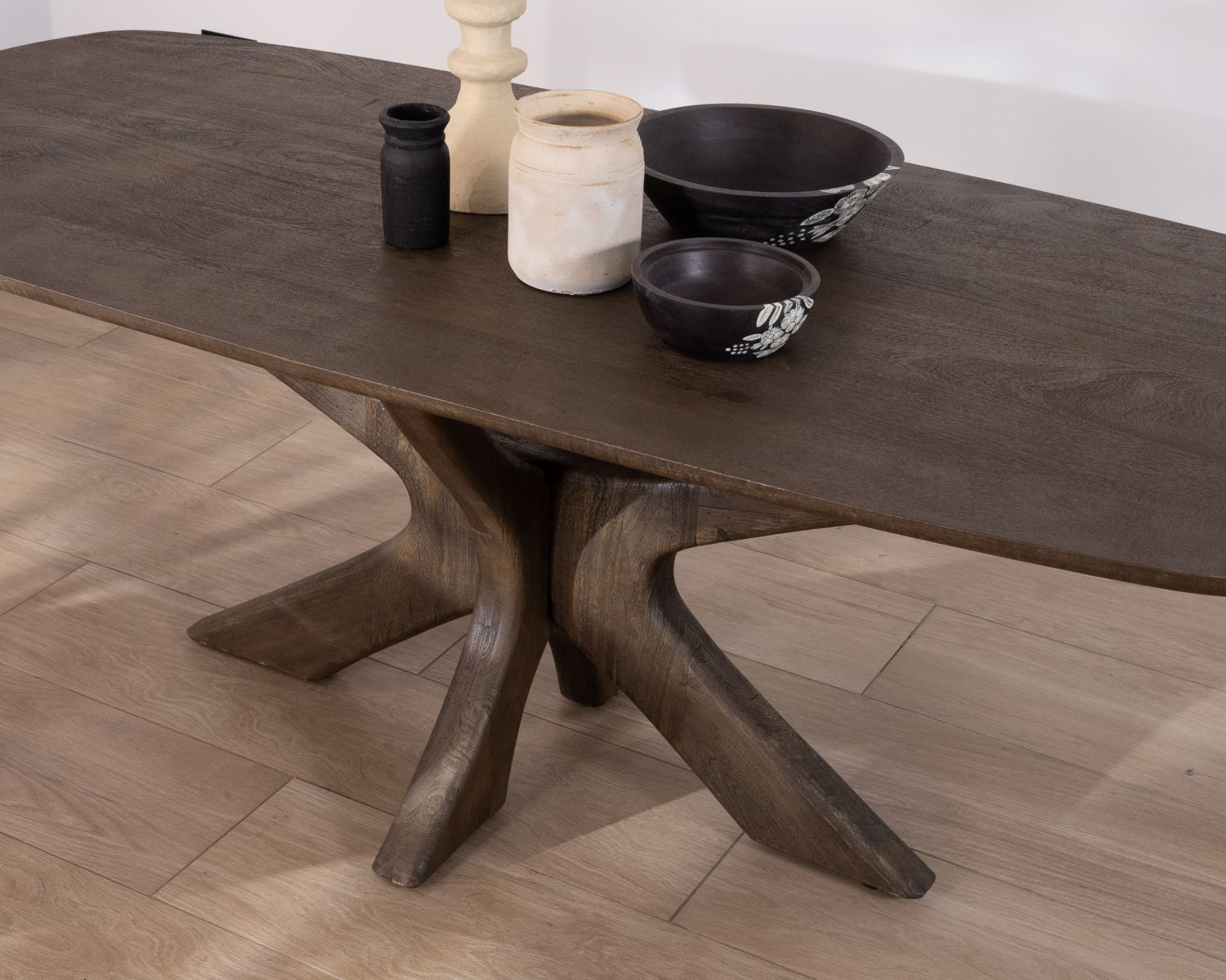 Tavolo da pranzo in legno di mango "Flow" 220 cm con gambe effetto ramo d'albero