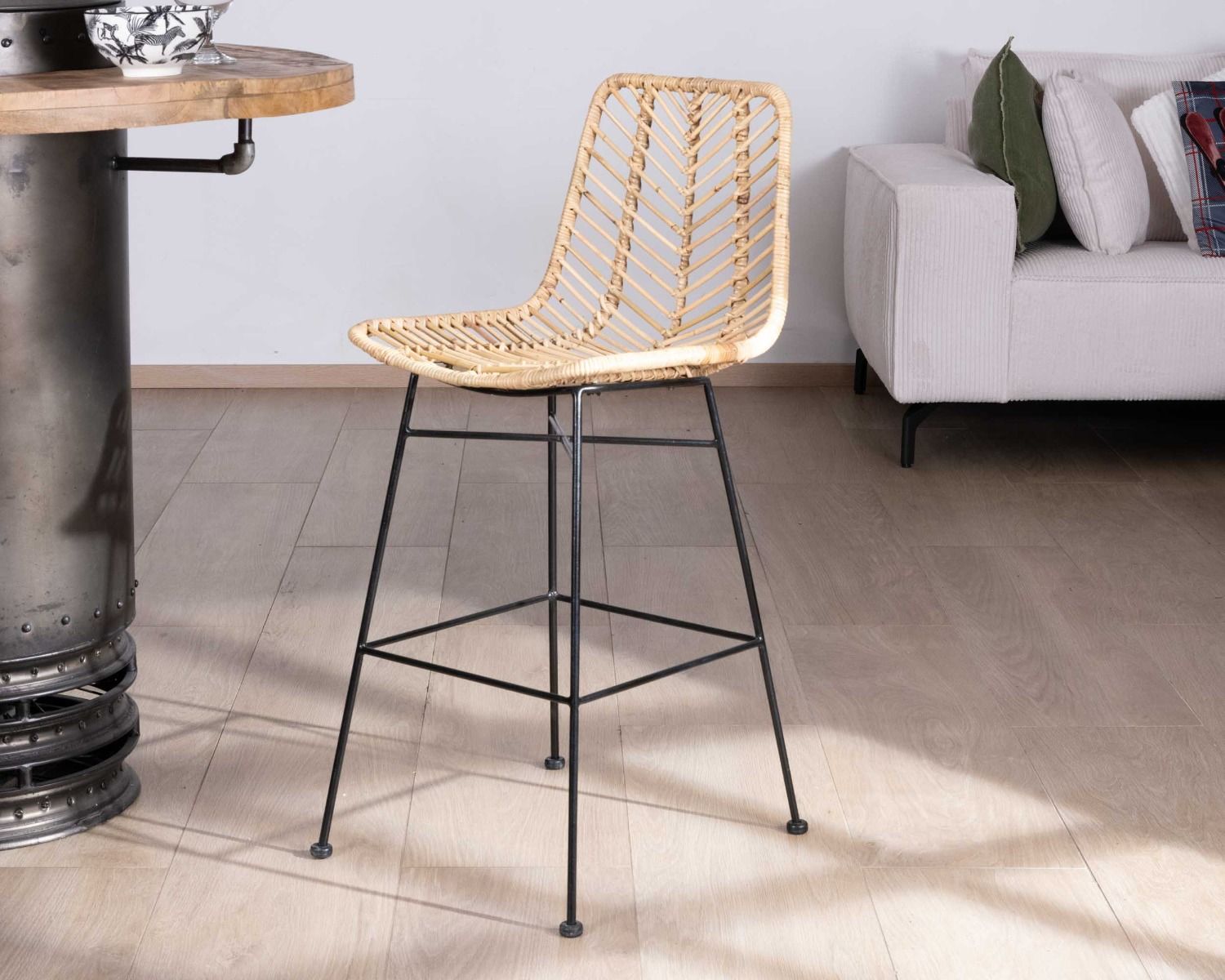 Sedia in rattan a mezza altezza "Coco" con gambe in metallo