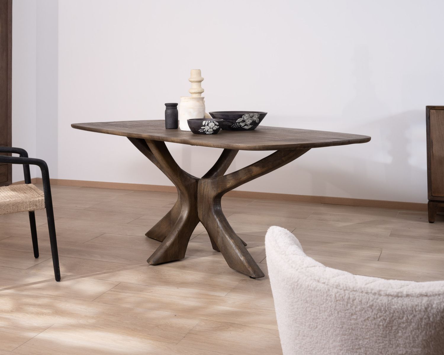 Tavolo da pranzo in legno di mango "Flow" 220 cm con gambe effetto ramo d'albero