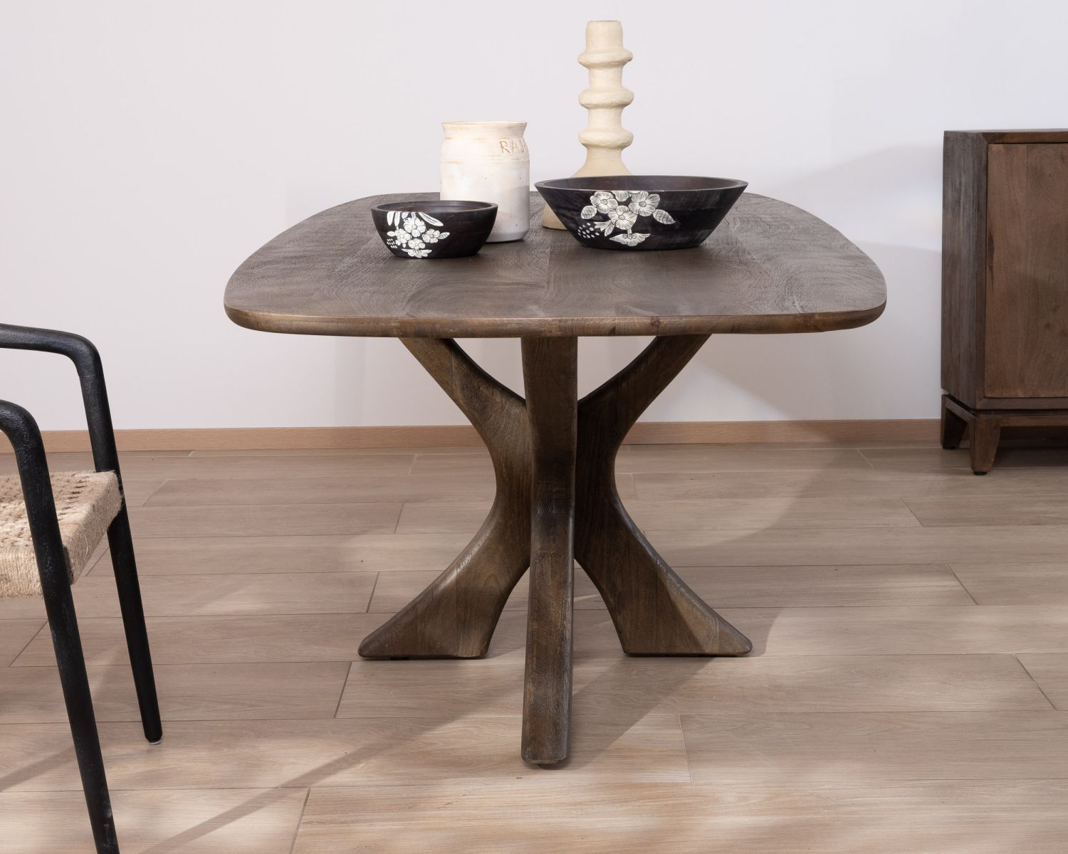 Tavolo da pranzo in legno di mango "Flow" 220 cm con gambe effetto ramo d'albero