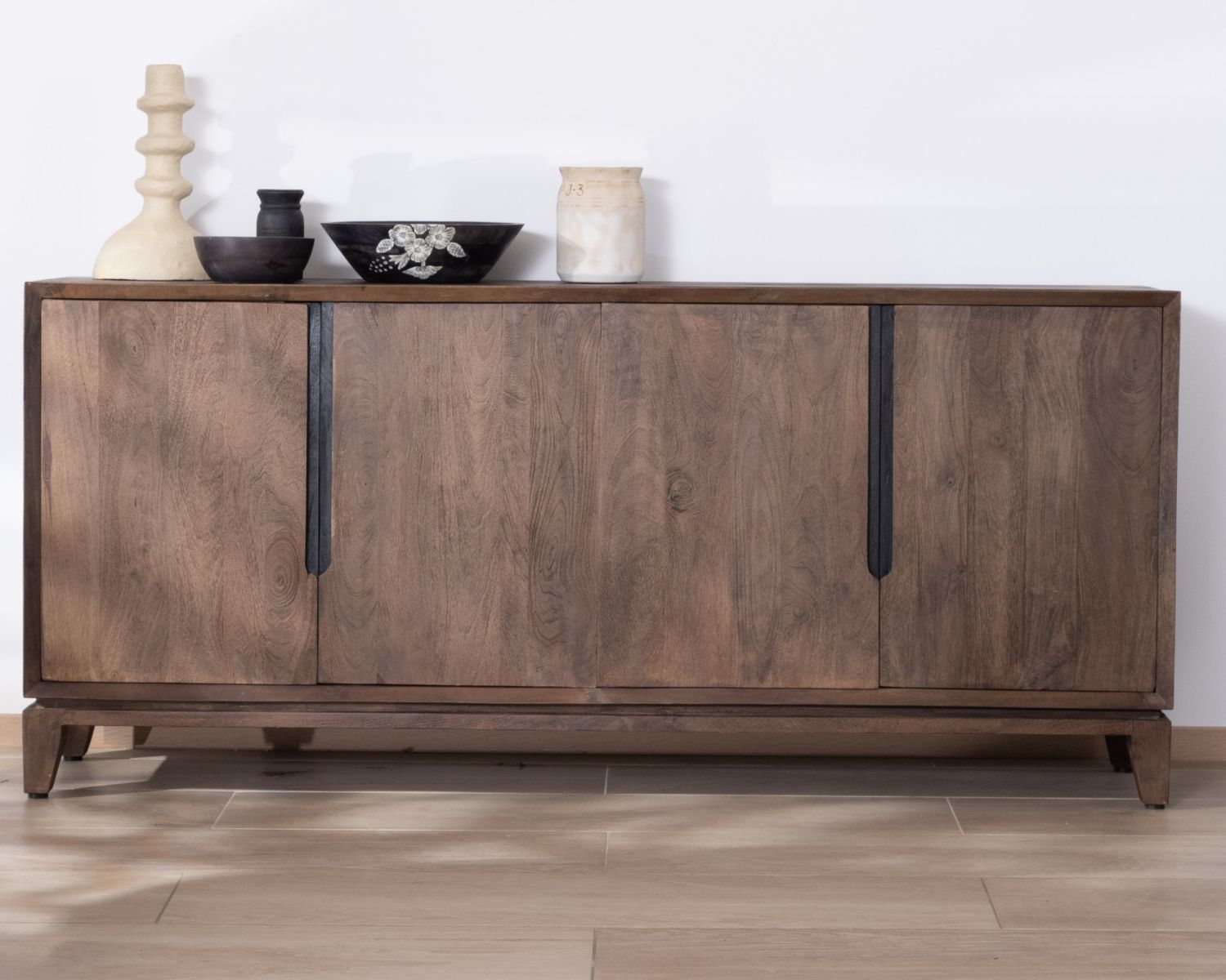 Credenza a 4 ante "Slody" in legno massiccio di mango, stile retrò