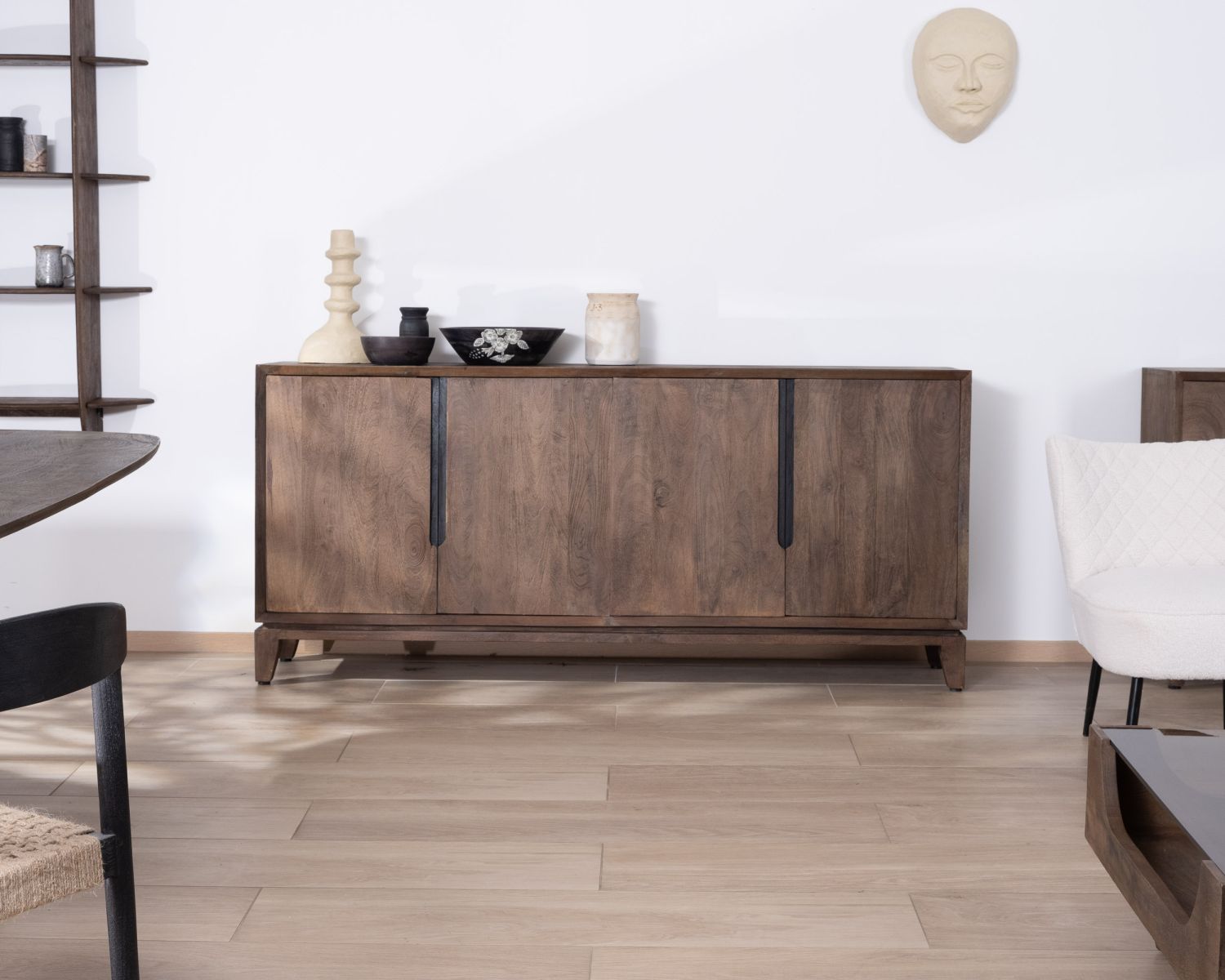 Credenza a 4 ante "Slody" in legno massiccio di mango, stile retrò