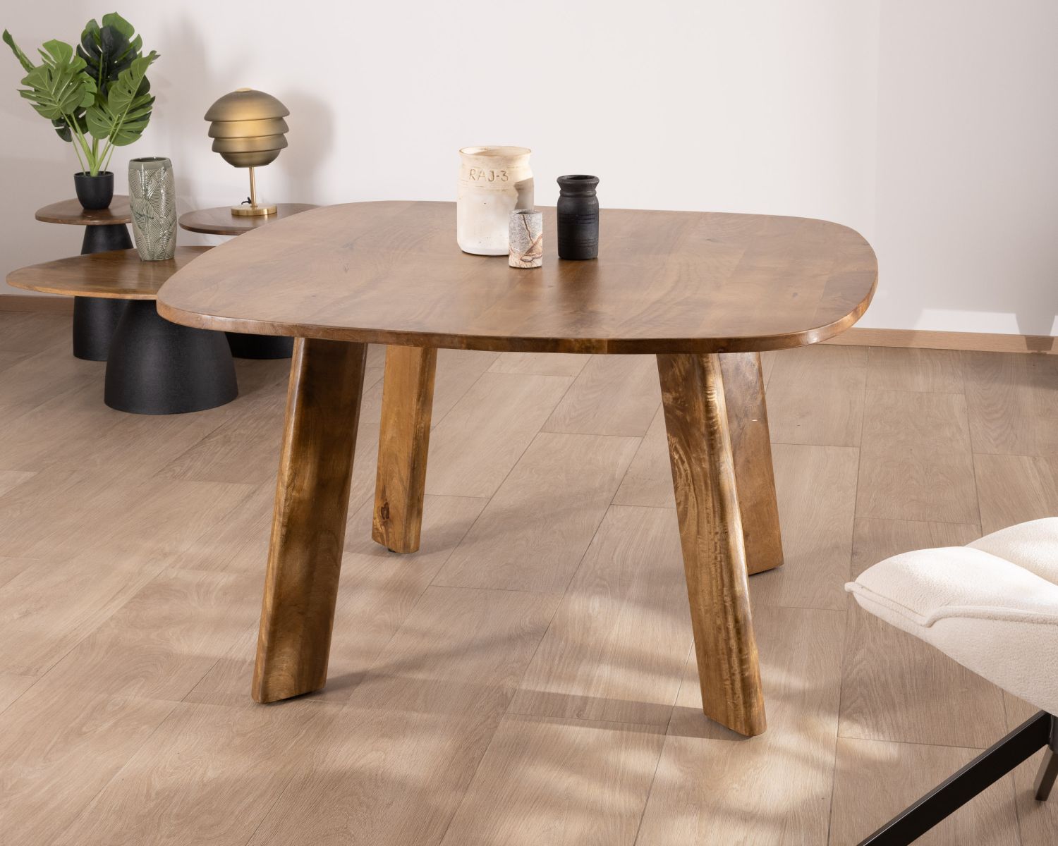 Tavolo quadrato in mango "Daun" 130 cm, design japandi