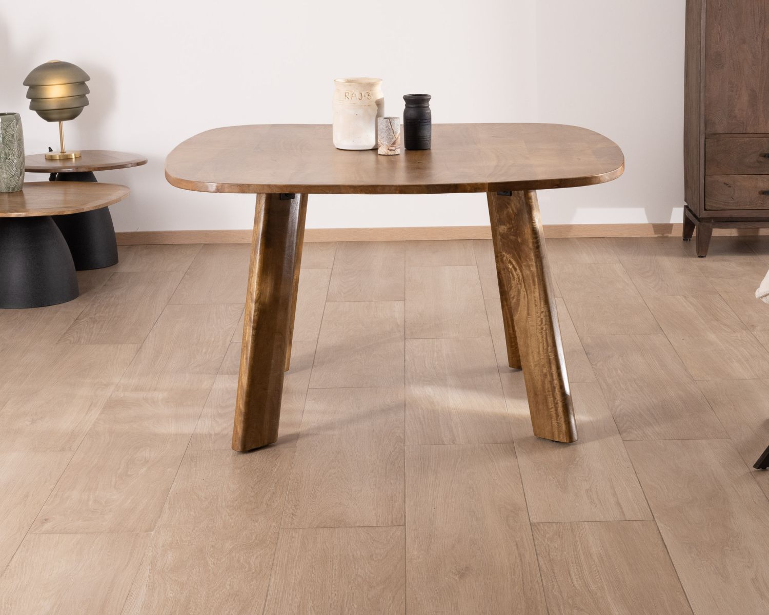 Tavolo quadrato in mango "Daun" 130 cm, design japandi