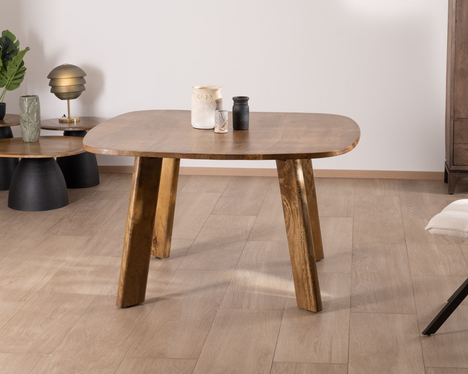 Tavolo quadrato in mango "Daun" 130 cm, design japandi