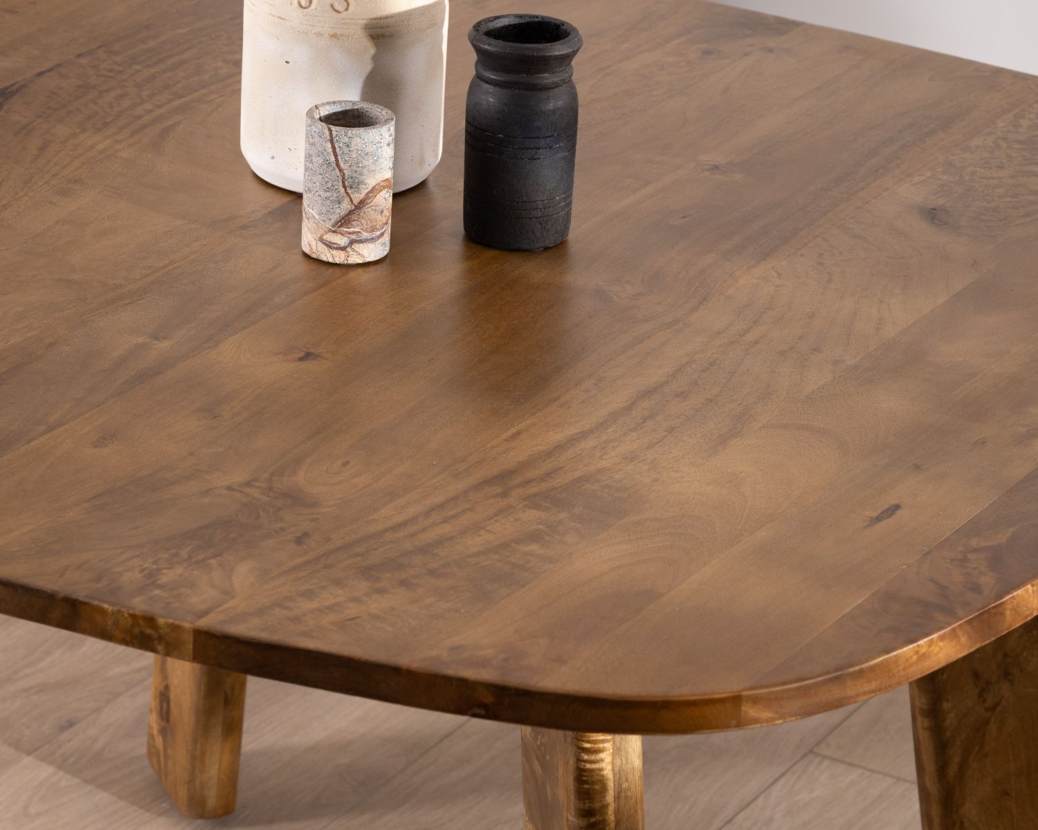 Tavolo quadrato in mango "Daun" 130 cm, design japandi