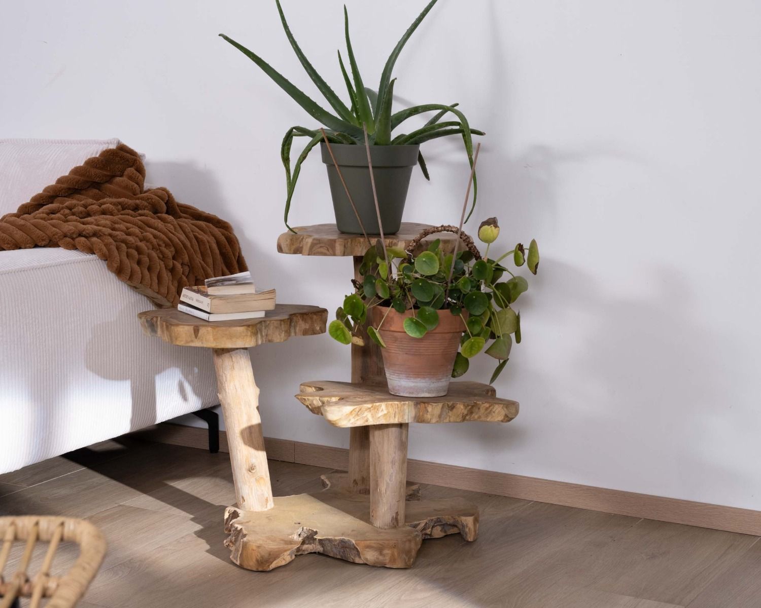 Piantana a 3 livelli "Farmer" in teak di recupero