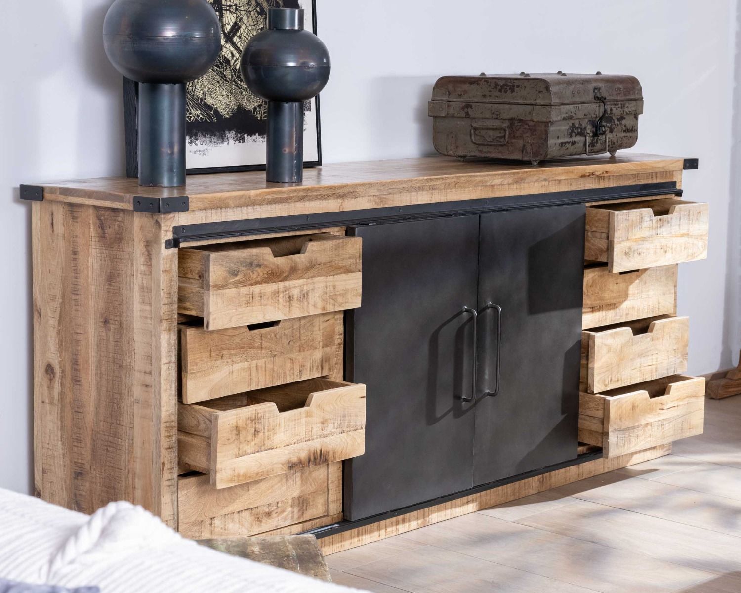 Buffet "Caractère" in metallo e legno da 200 cm con ante scorrevoli