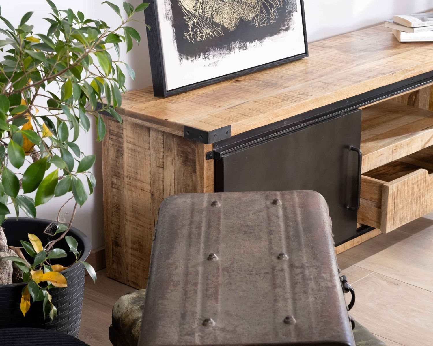 Porta TV ad ante scorrevoli in metallo e legno "Caractère" 160 cm