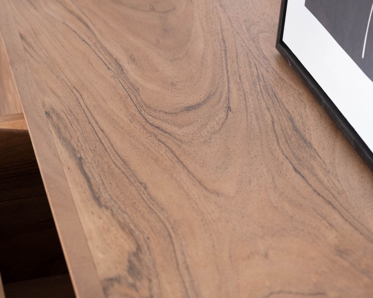 Contenitore basso con cassetti "Uky" da 160 cm, design contemporaneo dal sapore retrò