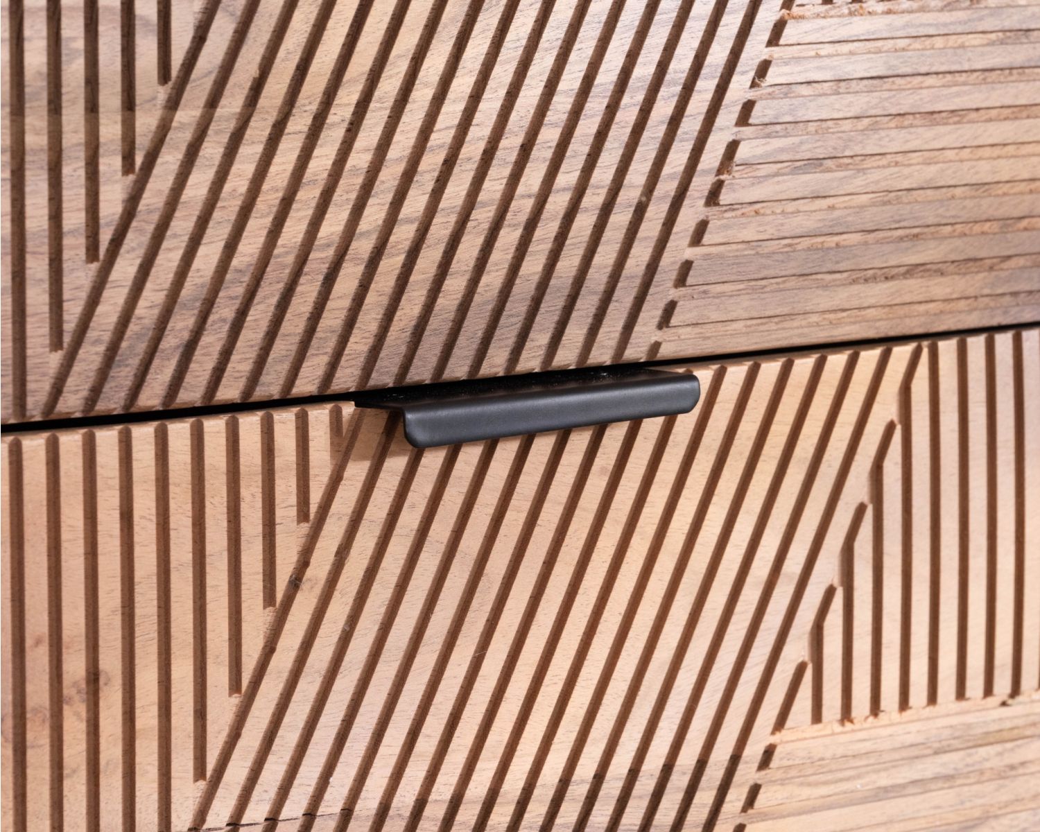 Contenitore basso con cassetti "Uky" da 160 cm, design contemporaneo dal sapore retrò