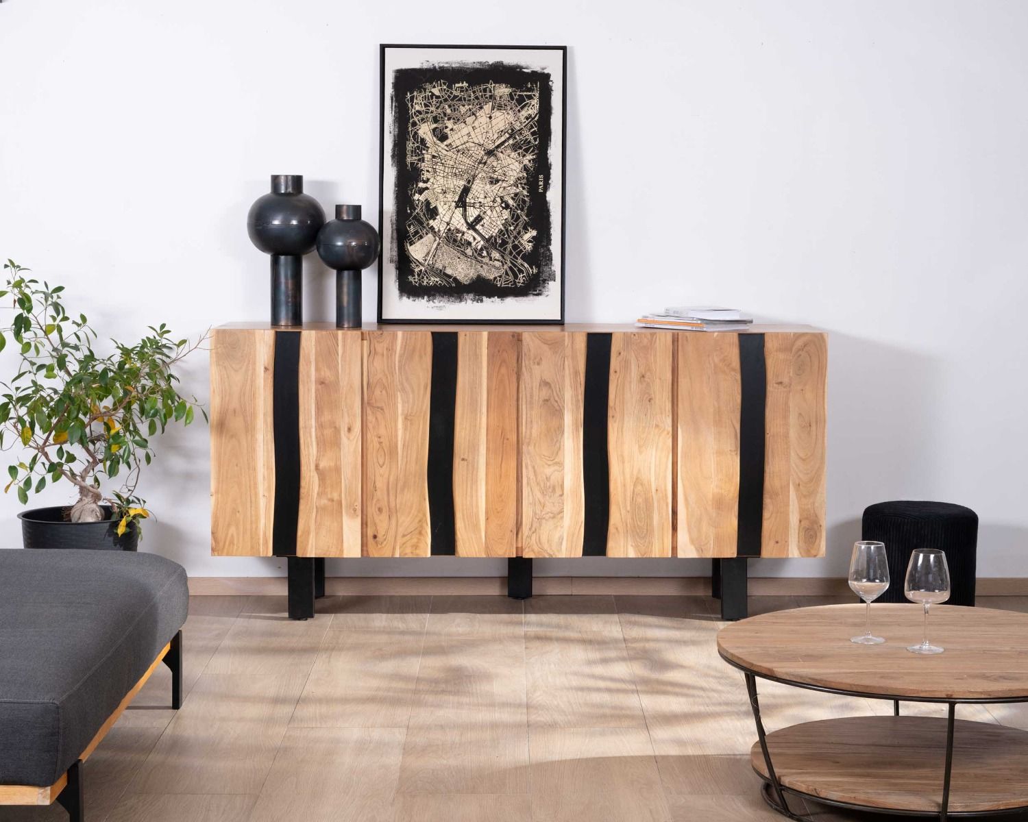 Grande credenza di 190 cm in legno massiccio di acacia e metallo nero dal design "Zen Black"