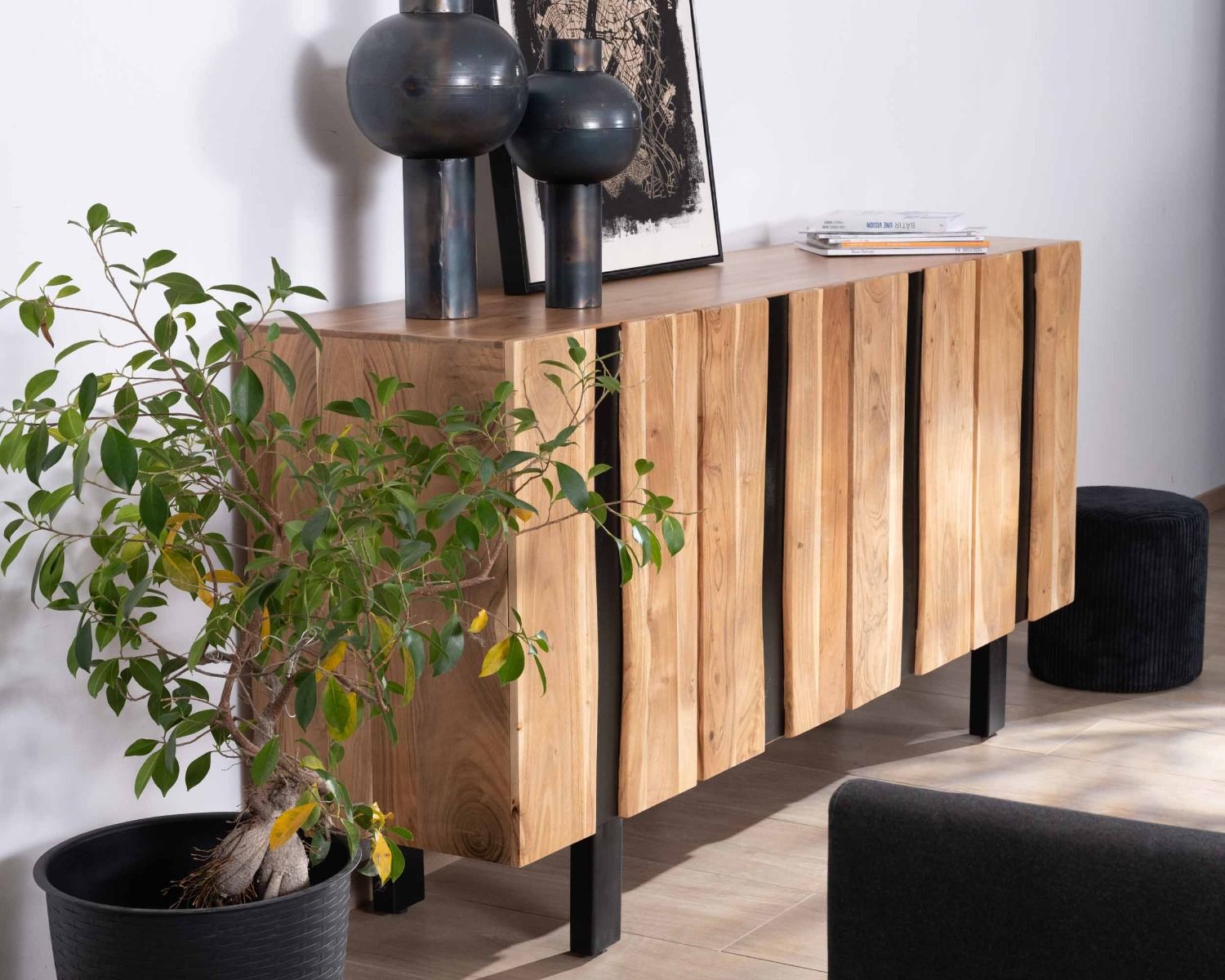 Grande credenza di 190 cm in legno massiccio di acacia e metallo nero dal design "Zen Black"