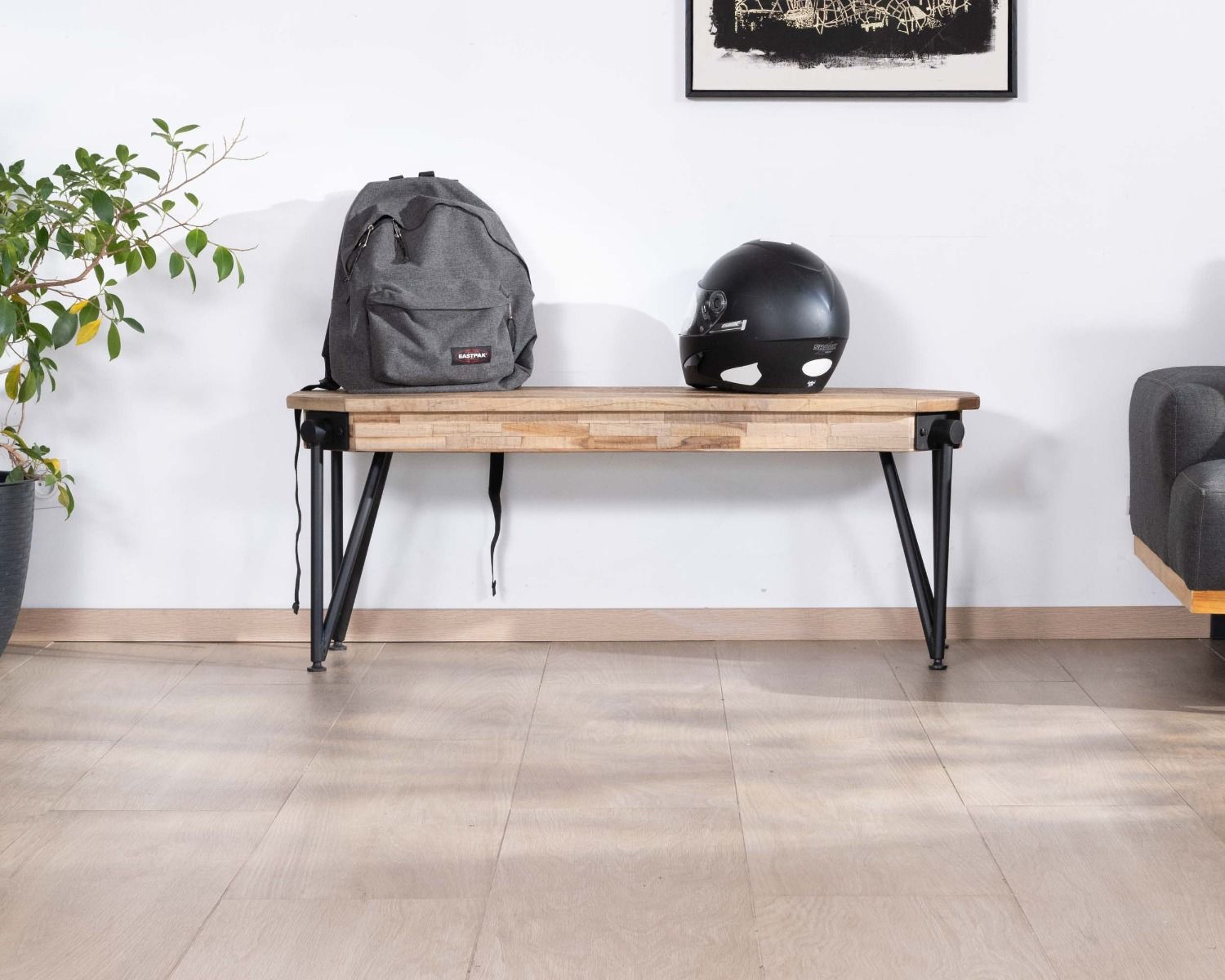 Panchina "Bendigo" in legno riciclato e metallo nero