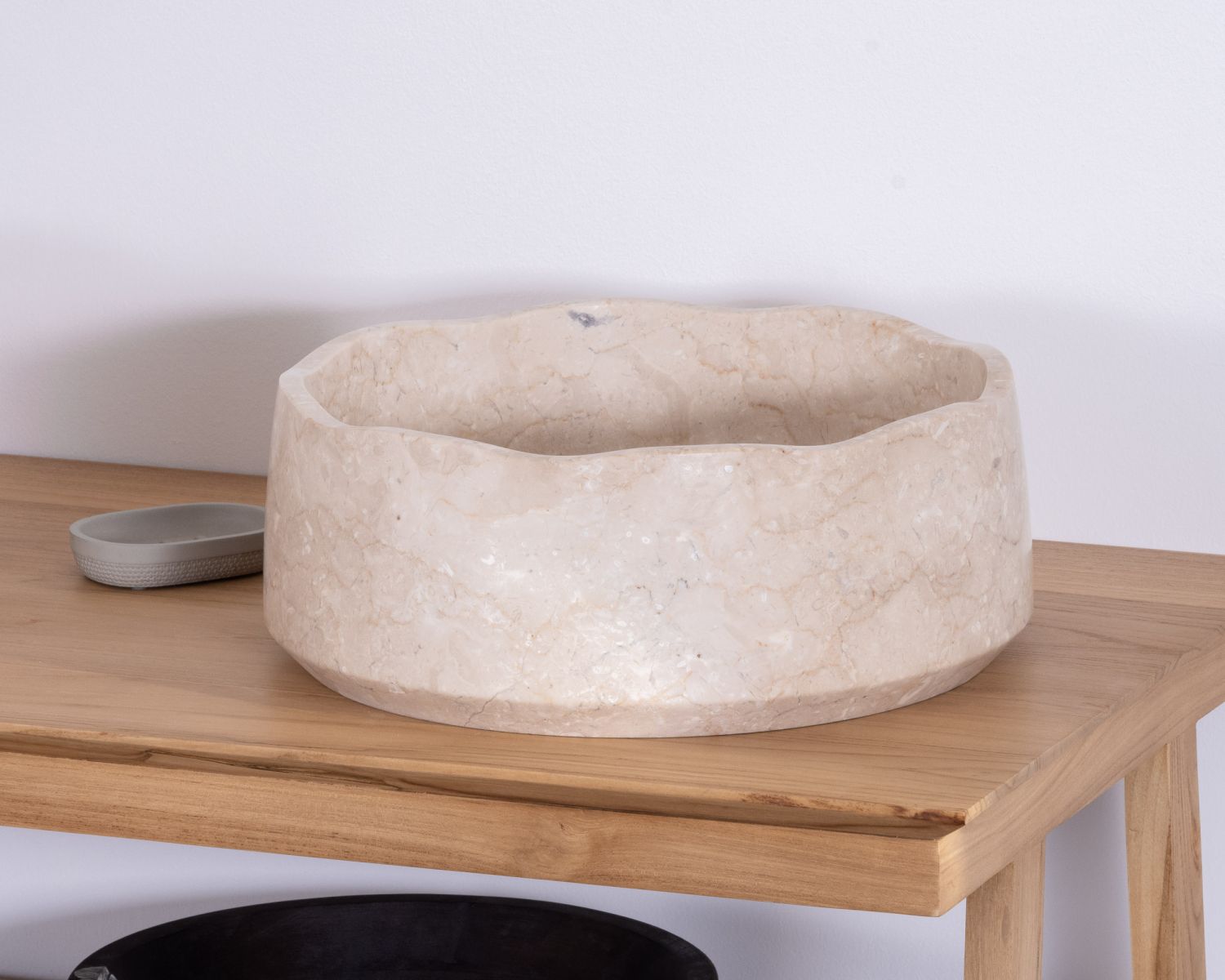 Lavabo con piedistallo rotondo "Stone", design in puro marmo