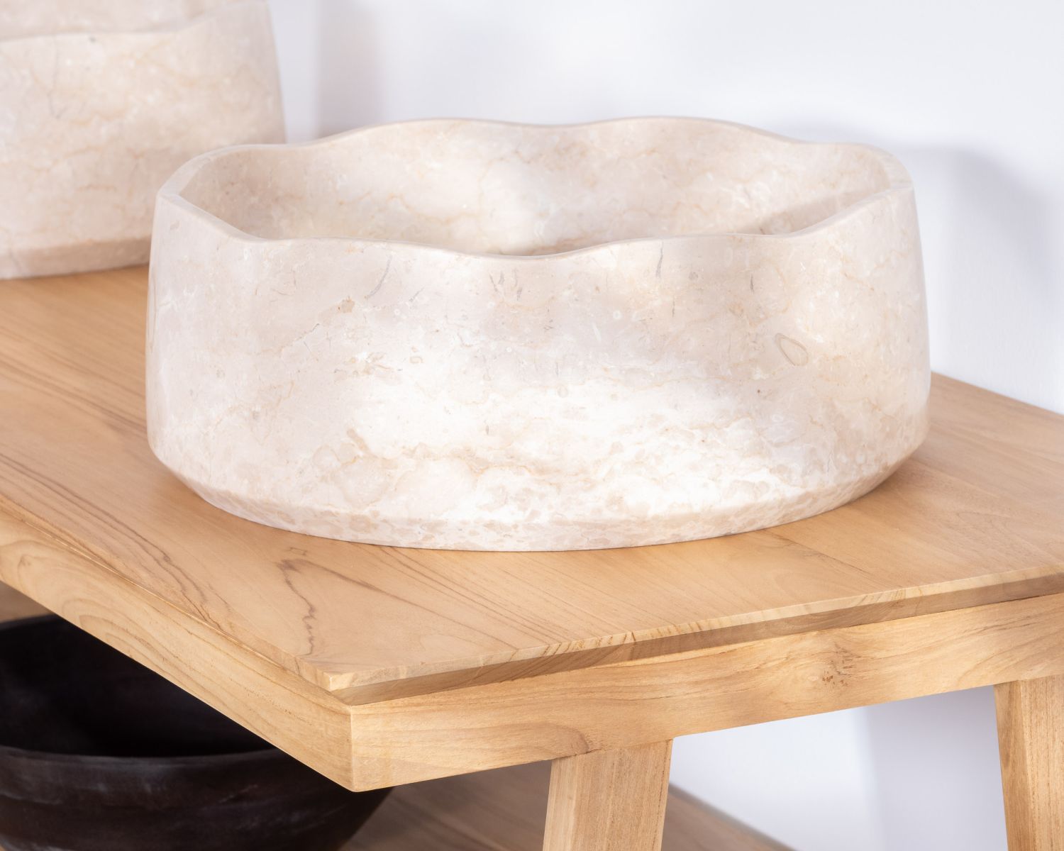Lavabo con piedistallo rotondo "Stone", design in puro marmo