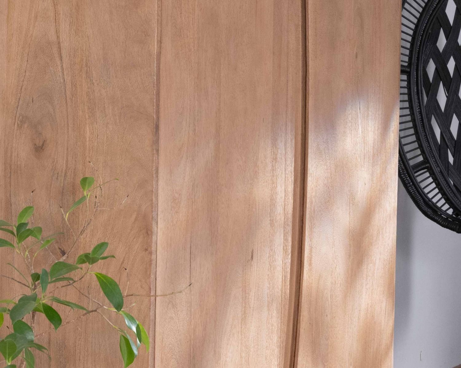 Armadio a 2 ante "Cabure" in legno massiccio di mango, stile contemporaneo