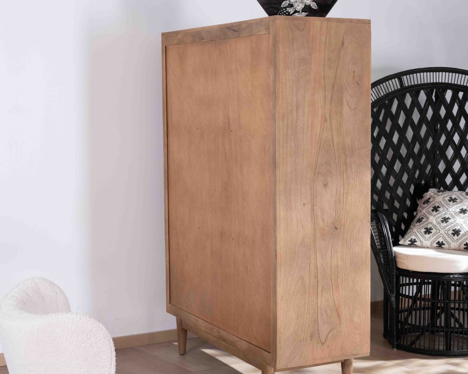 Armadio a 2 ante "Cabure" in legno massiccio di mango, stile contemporaneo