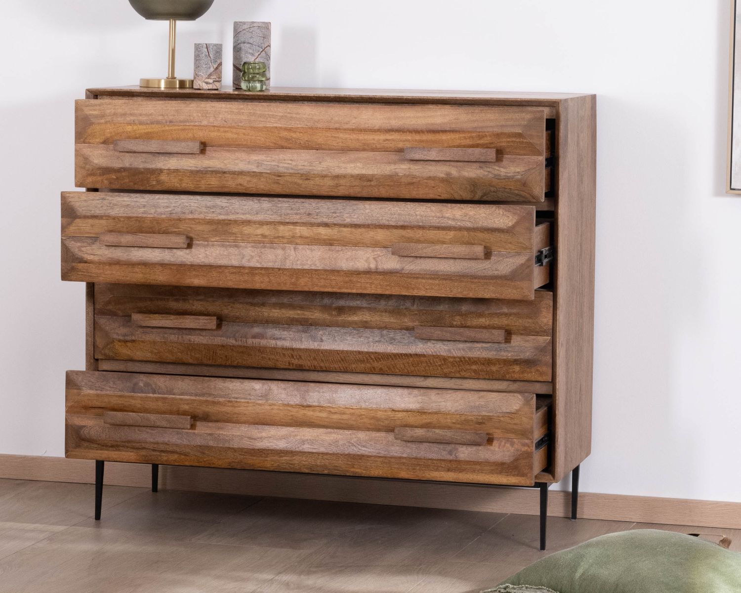 Cassettone a 4 cassetti "Presto" in legno di mango dallo stile retrò