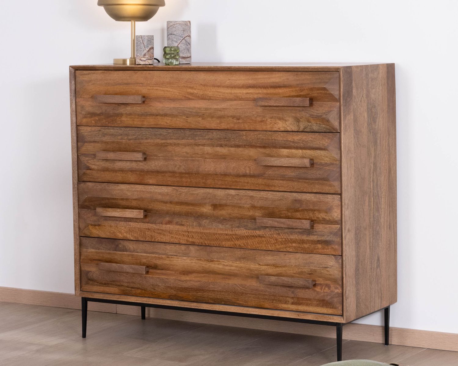 Cassettone a 4 cassetti "Presto" in legno di mango dallo stile retrò