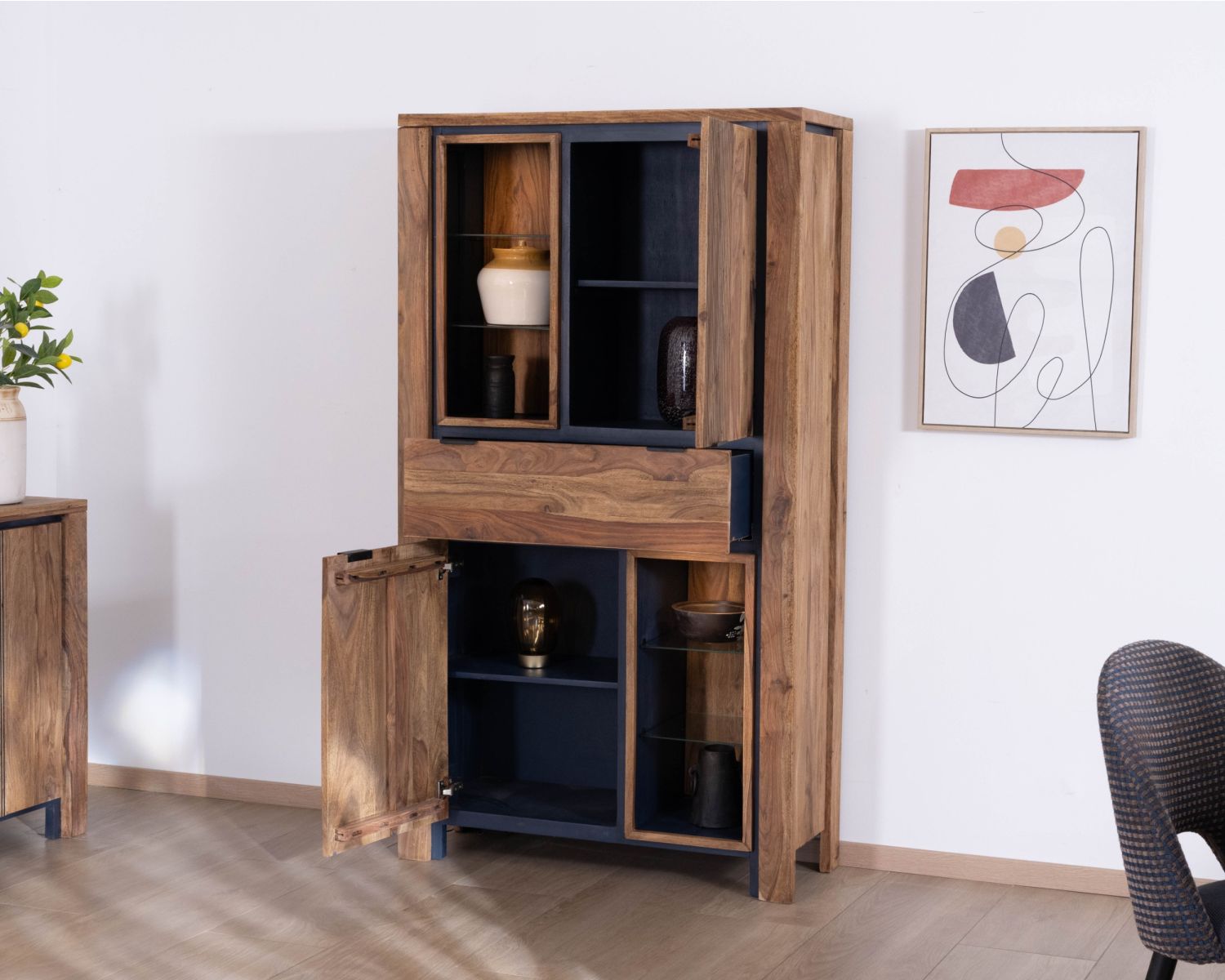 Mobile in argento con illuminazione interna e ripiani in vetro "Enoa" in palissandro e acacia