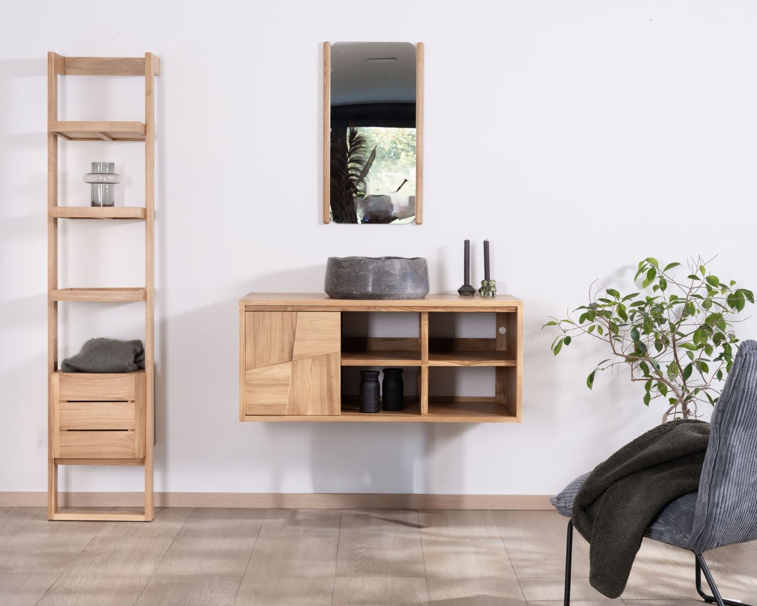 Mobiletto sospeso in teak "Tao" da 105 cm con ante scorrevoli