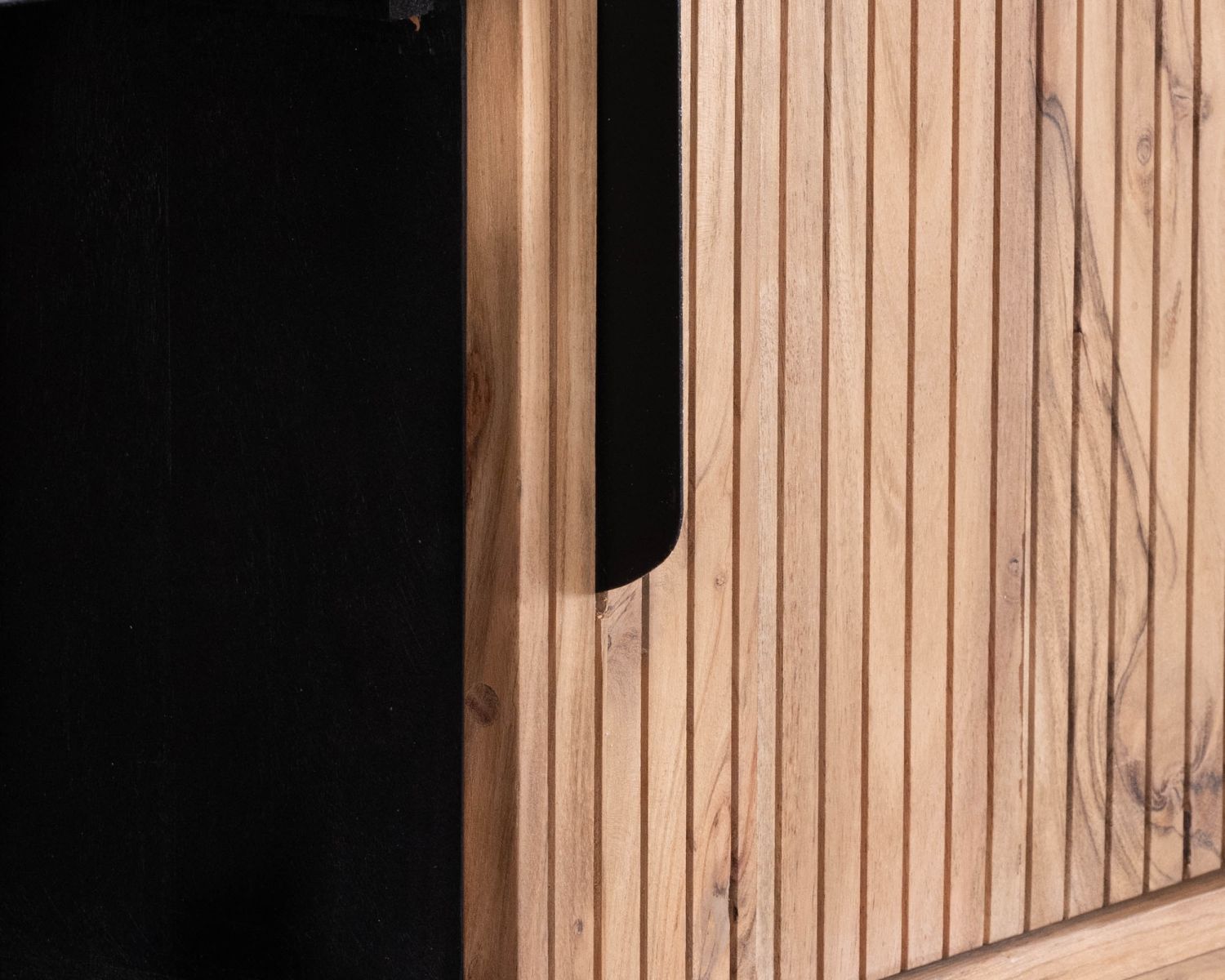 Colonna multiriparto dal design retrò in acacia "Bopee" con illuminazione a LED