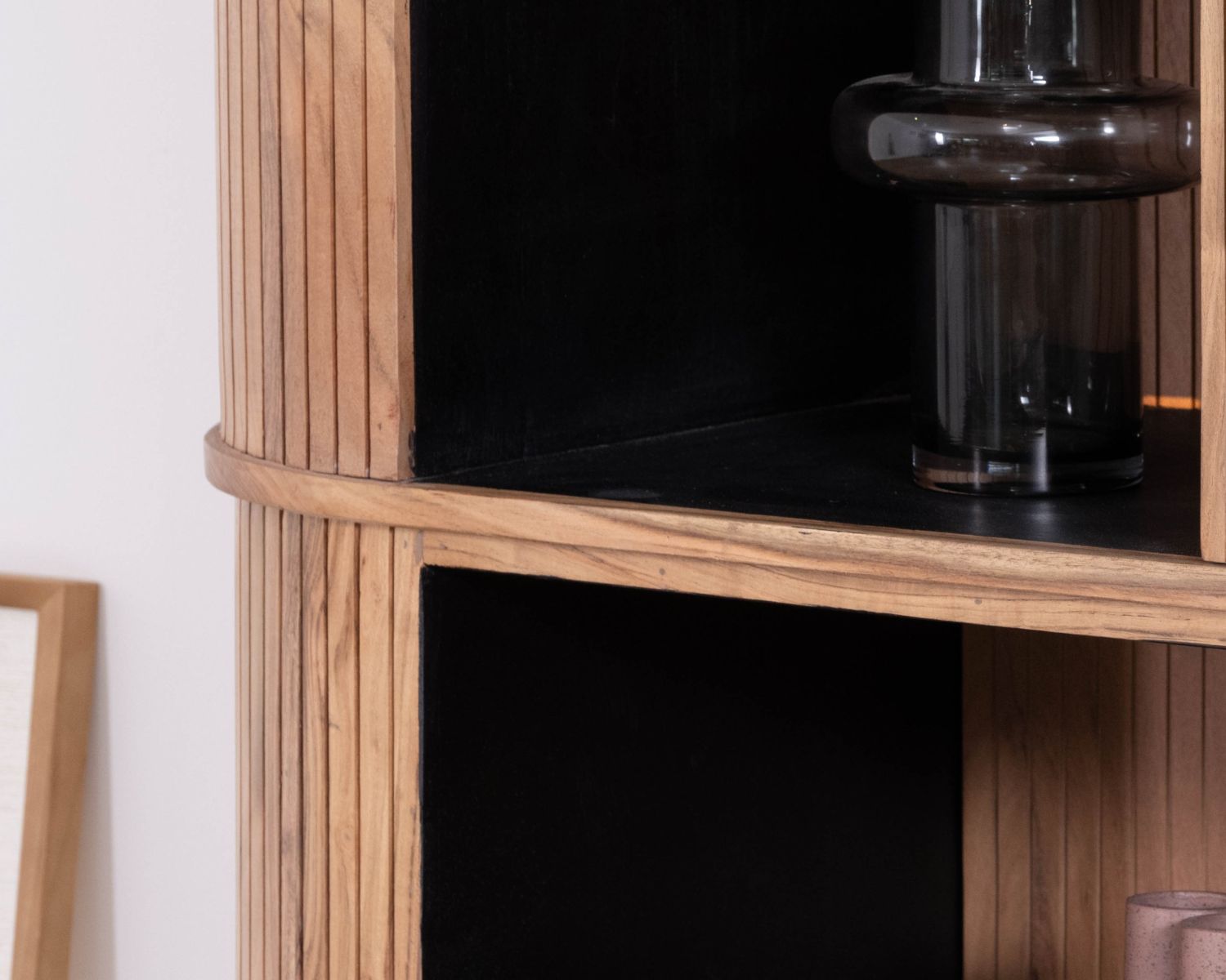 Colonna multiriparto dal design retrò in acacia "Bopee" con illuminazione a LED