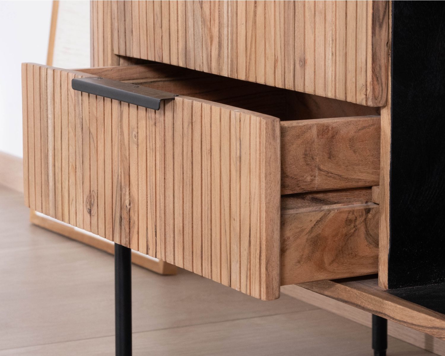 Colonna multiriparto dal design retrò in acacia "Bopee" con illuminazione a LED