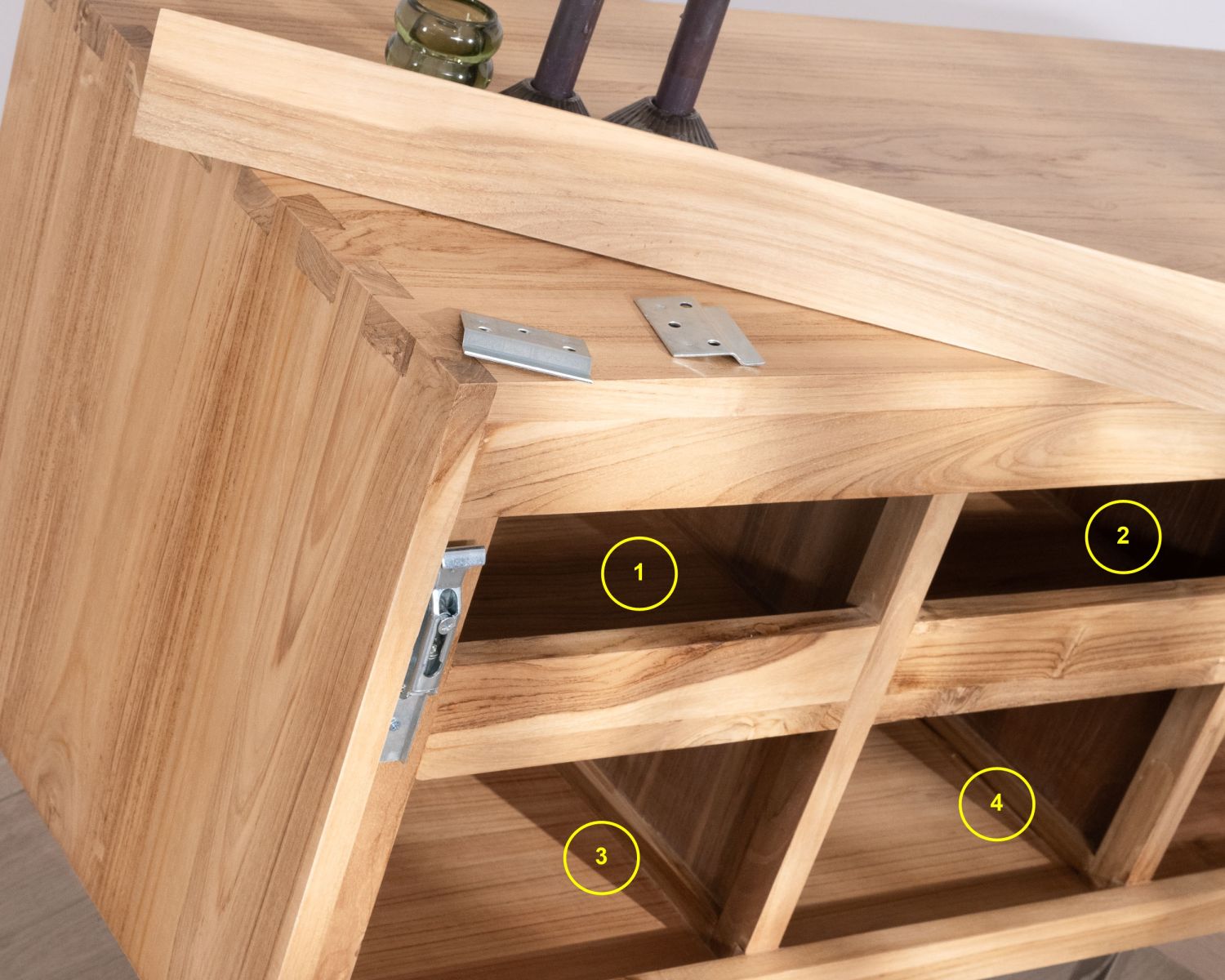 Mobiletto sospeso in teak "Tao" da 105 cm con ante scorrevoli