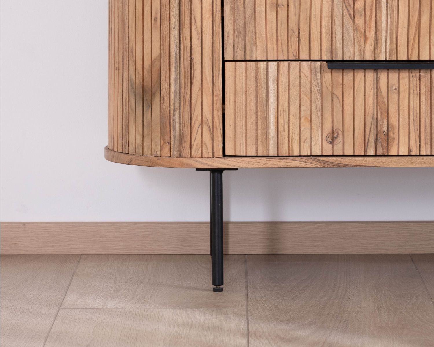 Colonna multiriparto dal design retrò in acacia "Bopee" con illuminazione a LED