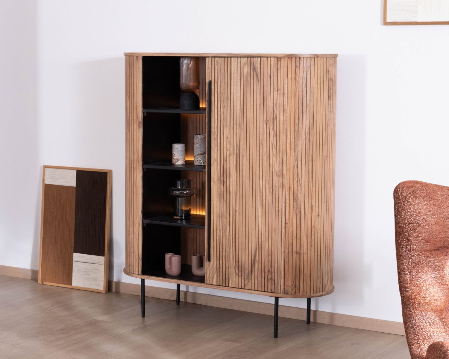 Contenitore dal design retrò "Bopee" con ripiani e illuminazione a LED