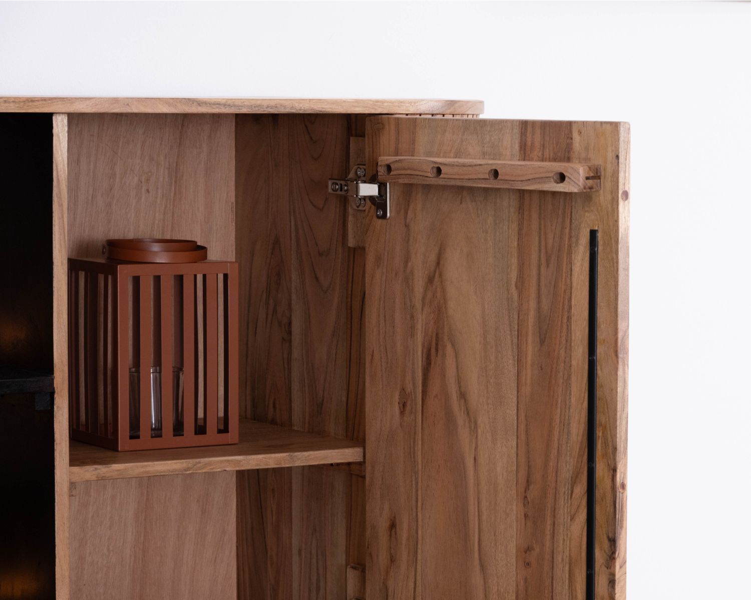 Contenitore dal design retrò "Bopee" con ripiani e illuminazione a LED