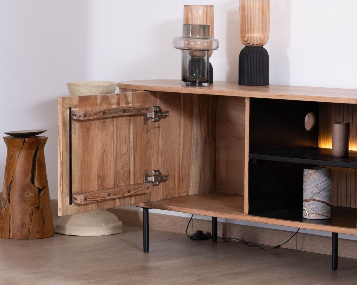 Porta TV dal design retrò "Bopee" da 175 cm con illuminazione a LED