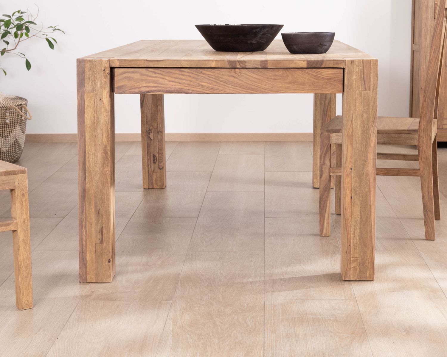 Tavolo da pranzo rettangolare "Kalanohé" in palissandro 160 cm